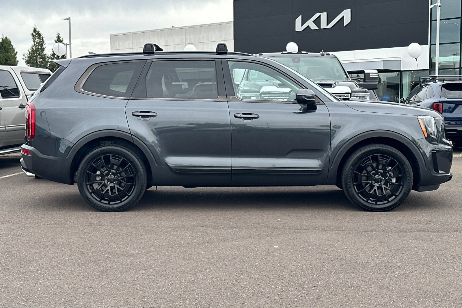 Used 2021 Kia Telluride EX w/ EX Premium Package AWD/4WD image 3