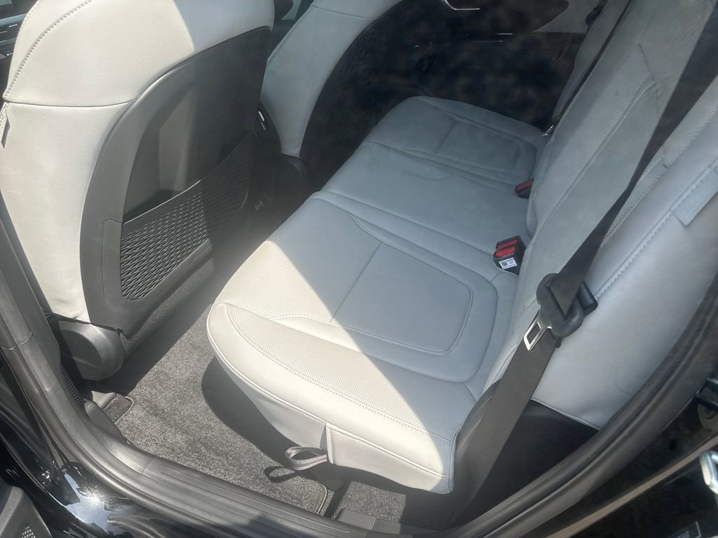 Used 2025 Hyundai Santa Cruz Limited AWD/4WD image 18