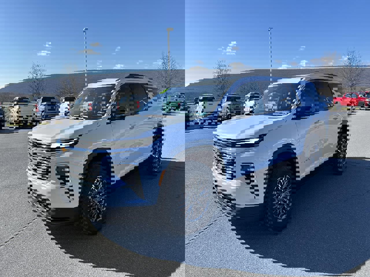 New 2026 Chevrolet Traverse LT image 3