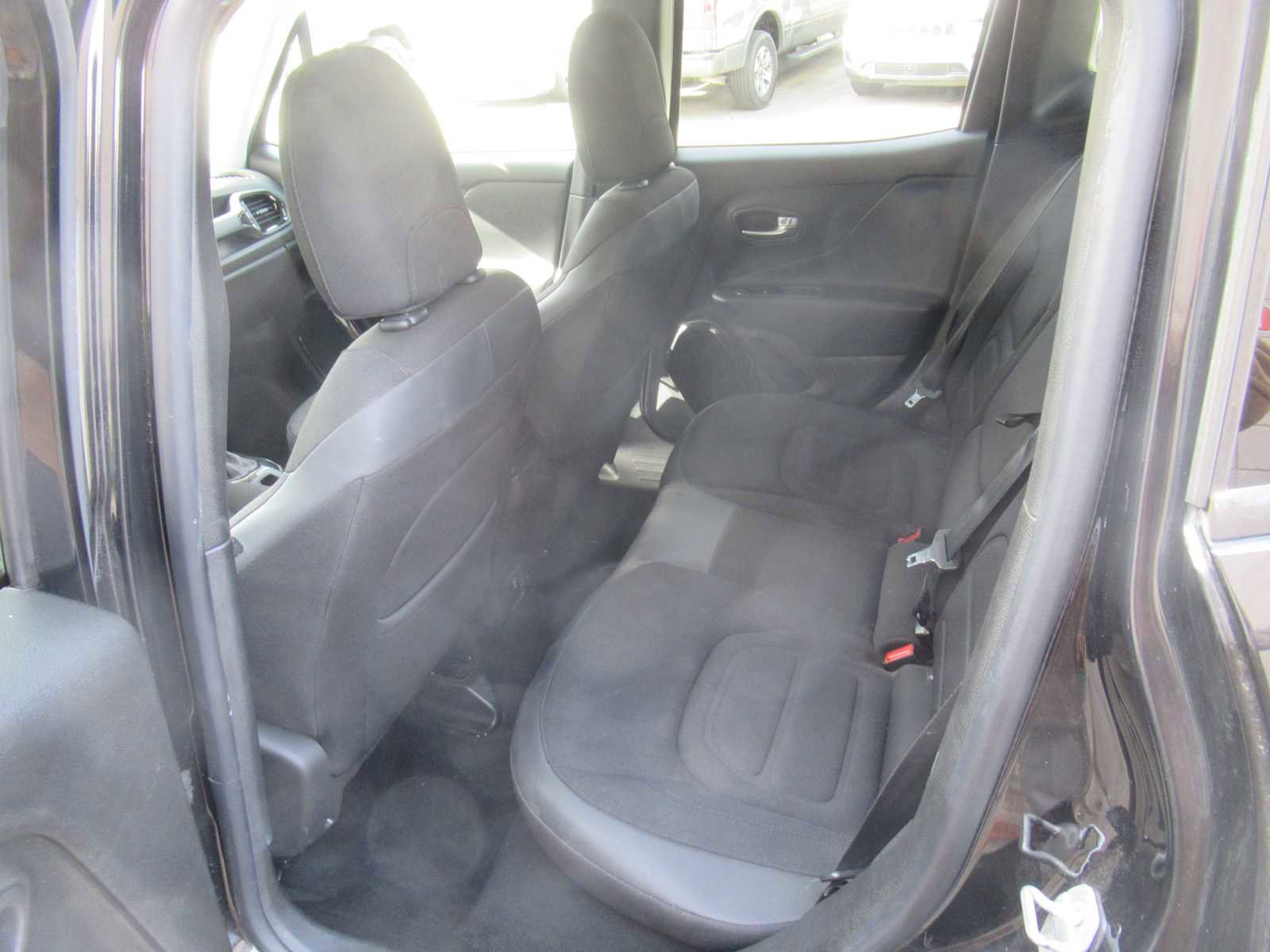 Used 2016 Jeep Renegade Latitude image 38