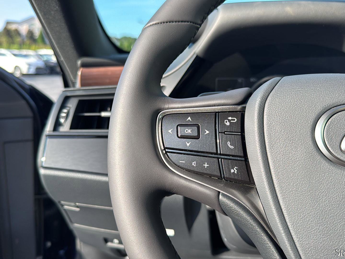 New 2025 Lexus ES 350 w/ Premium Package image 17