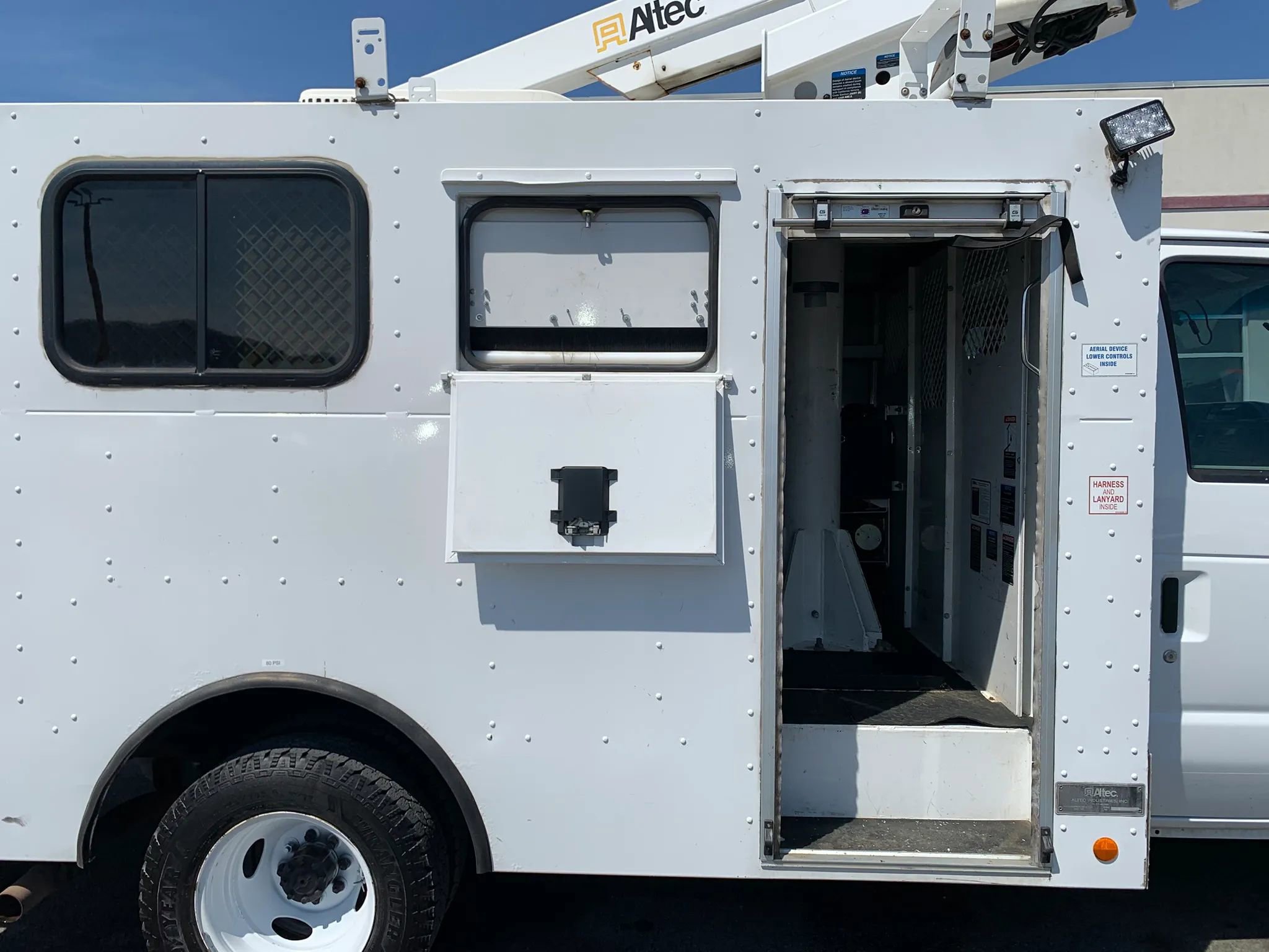 Used 2019 Ford E-350 and Econoline 350 Super Duty RWD image 30