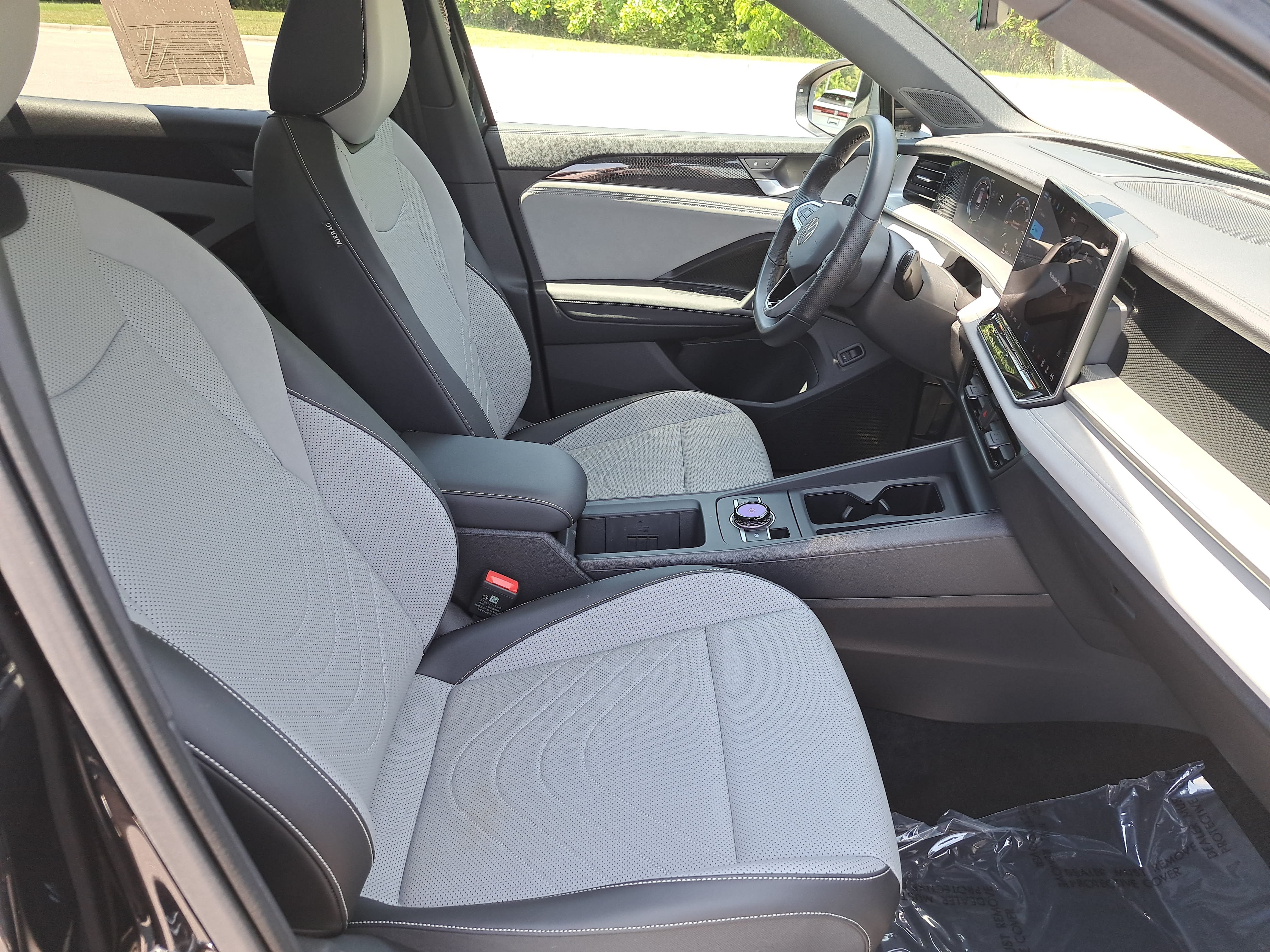 Used 2025 Volkswagen Tiguan SE R-Line AWD/4WD image 10