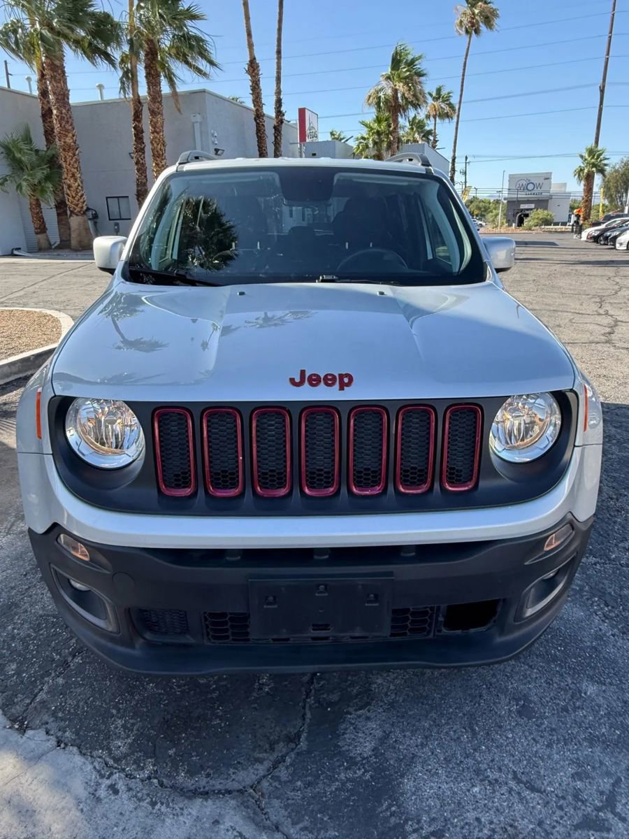 Used 2018 Jeep Renegade Latitude w/ Popular Equipment Group image 9