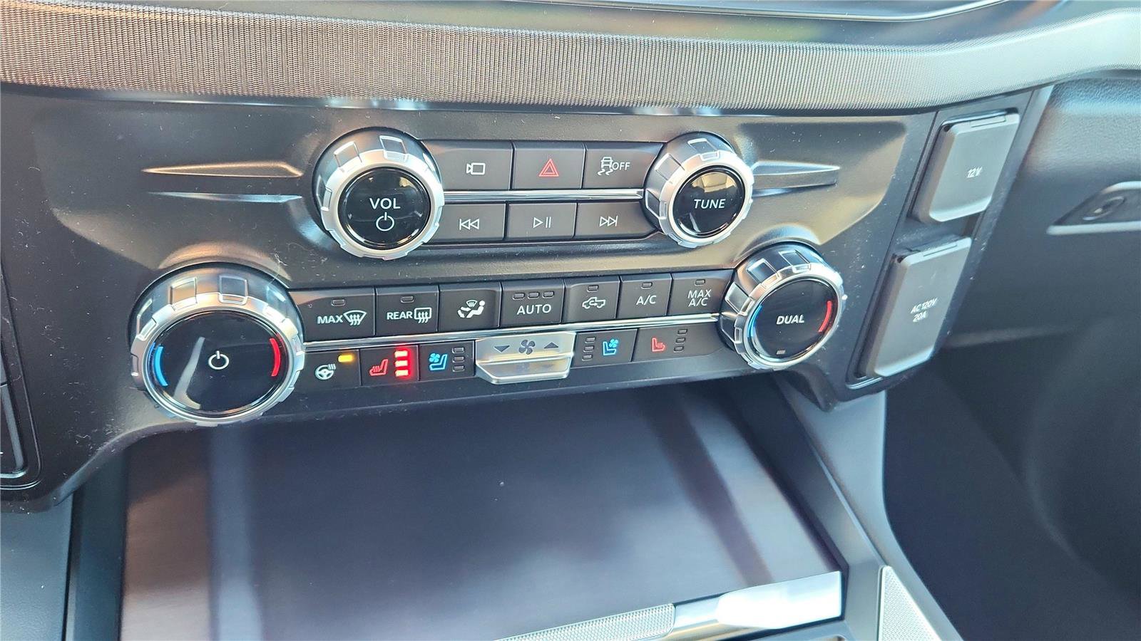 New 2026 Ford F250 Platinum image 32