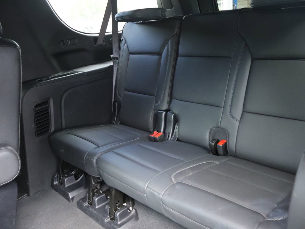 Used 2025 GMC Yukon XL Denali AWD/4WD image 17