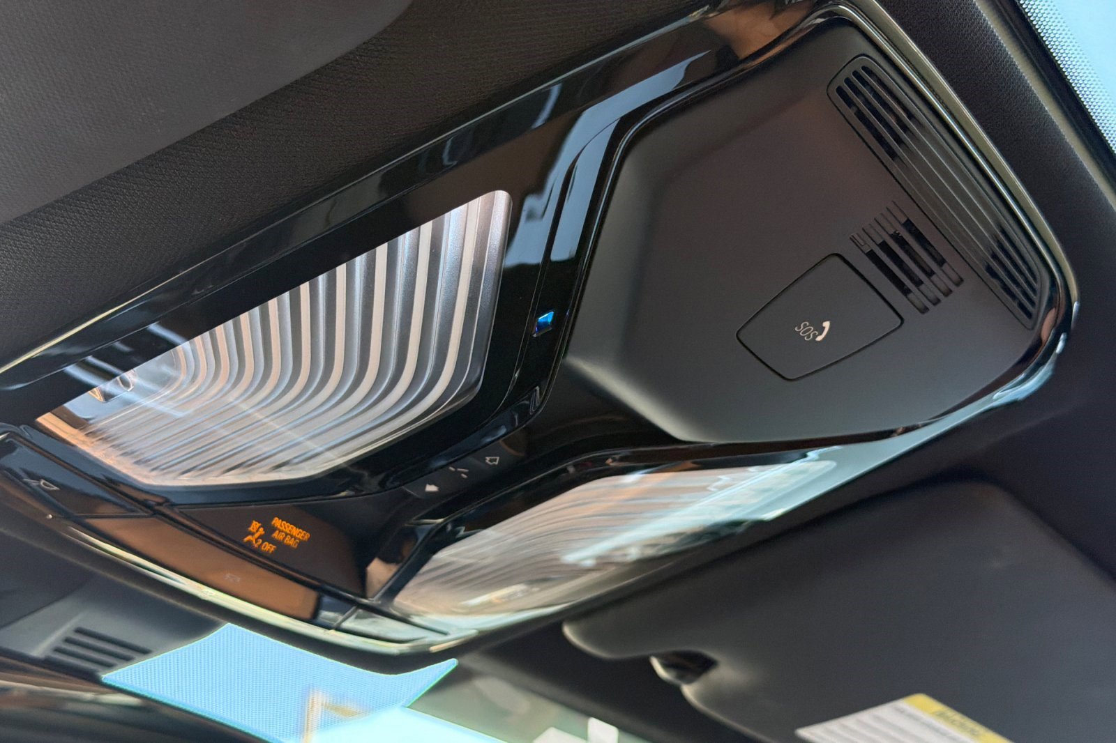 Certified 2022 BMW 330e 330e w/ Convenience Package image 22