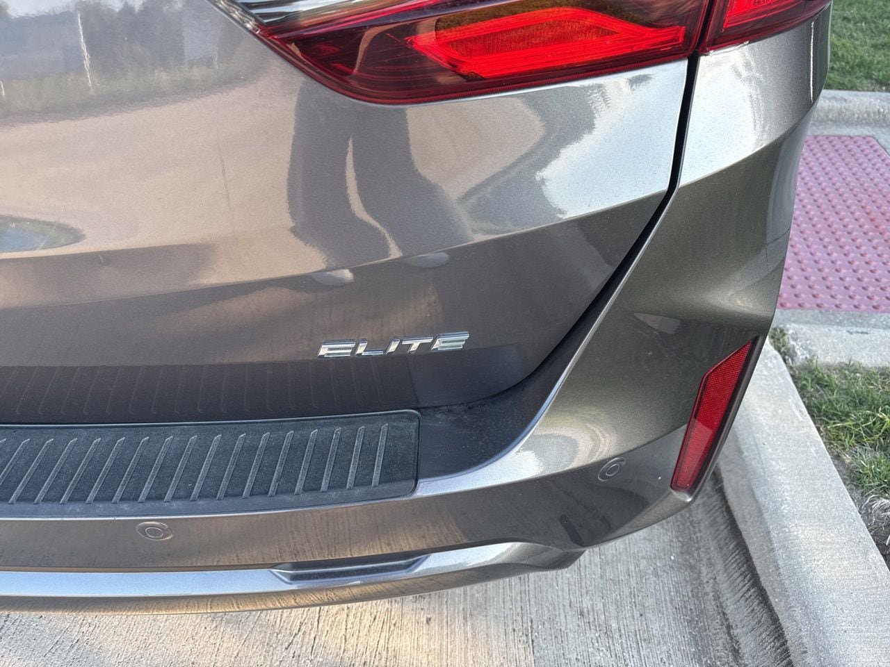 Used 2025 Honda Odyssey Elite image 5