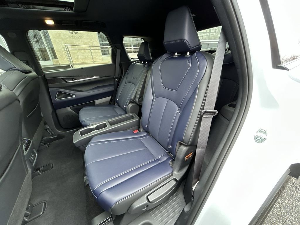 Certified 2026 INFINITI QX60 Sport w/ Dark Cargo Package image 23