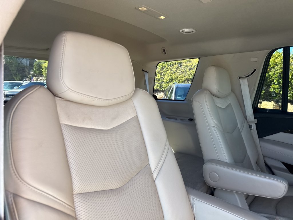 Used 2019 Cadillac Escalade Luxury RWD image 27