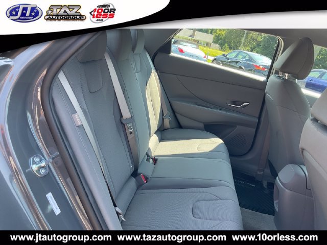 Used 2026 Hyundai Elantra SE FWD image 17