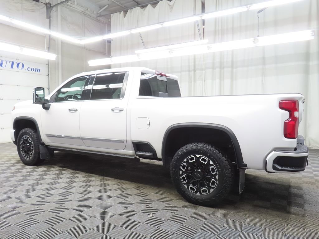 Used 2024 Chevrolet Silverado 3500 High Country w/ High Country Premium Package AWD/4WD image 6