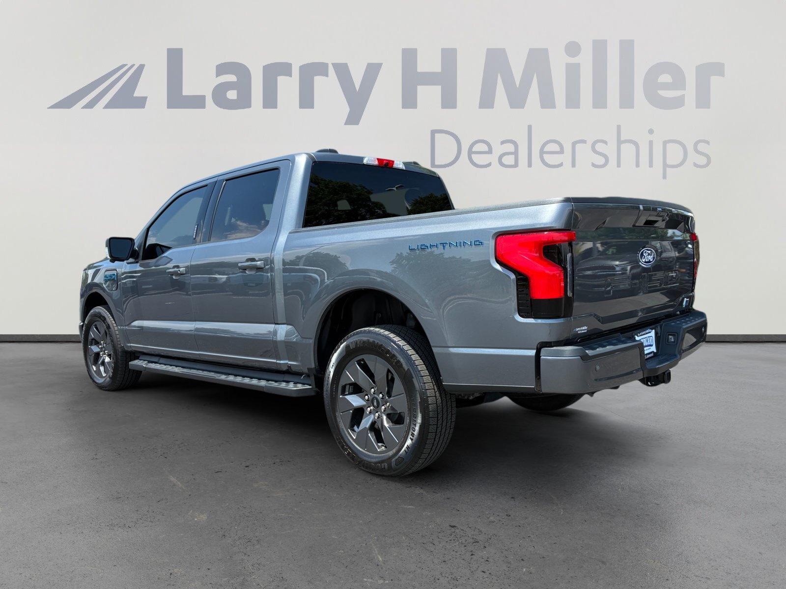 Certified 2024 Ford F150 Lightning Flash AWD/4WD image 3