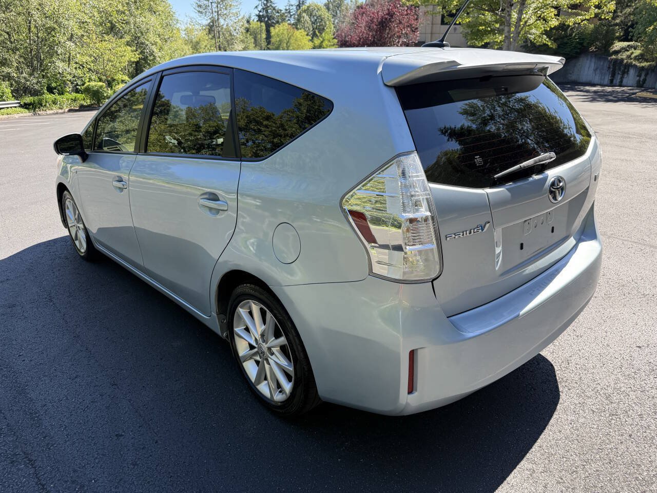 Used 2012 Toyota Prius V Five FWD image 3