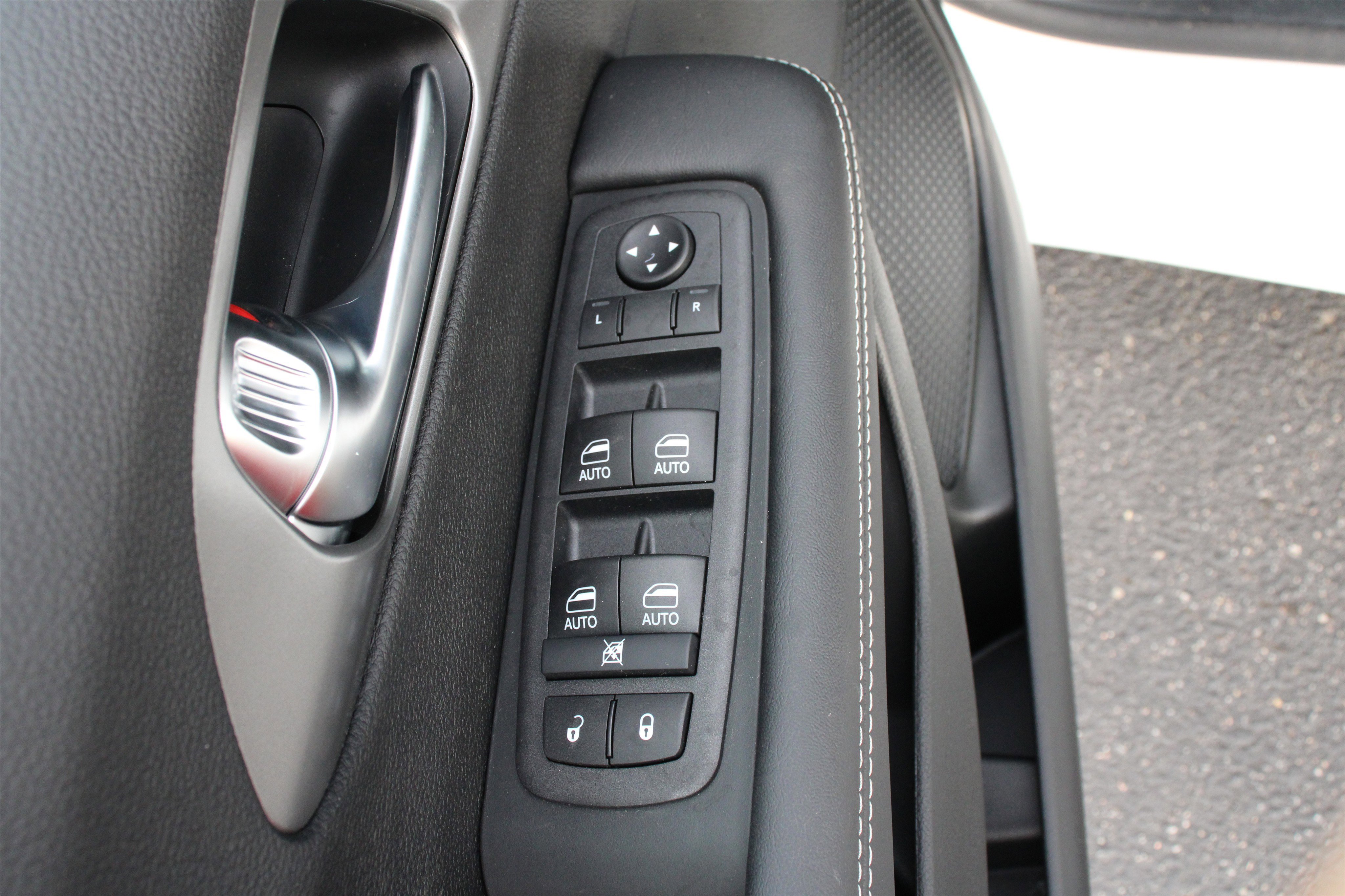 New 2026 Chrysler Pacifica Select image 8