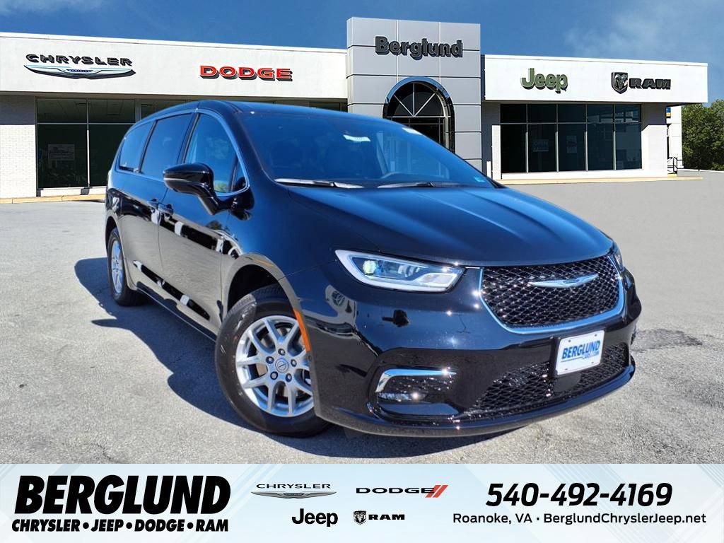 New 2026 Chrysler Pacifica Select image 1