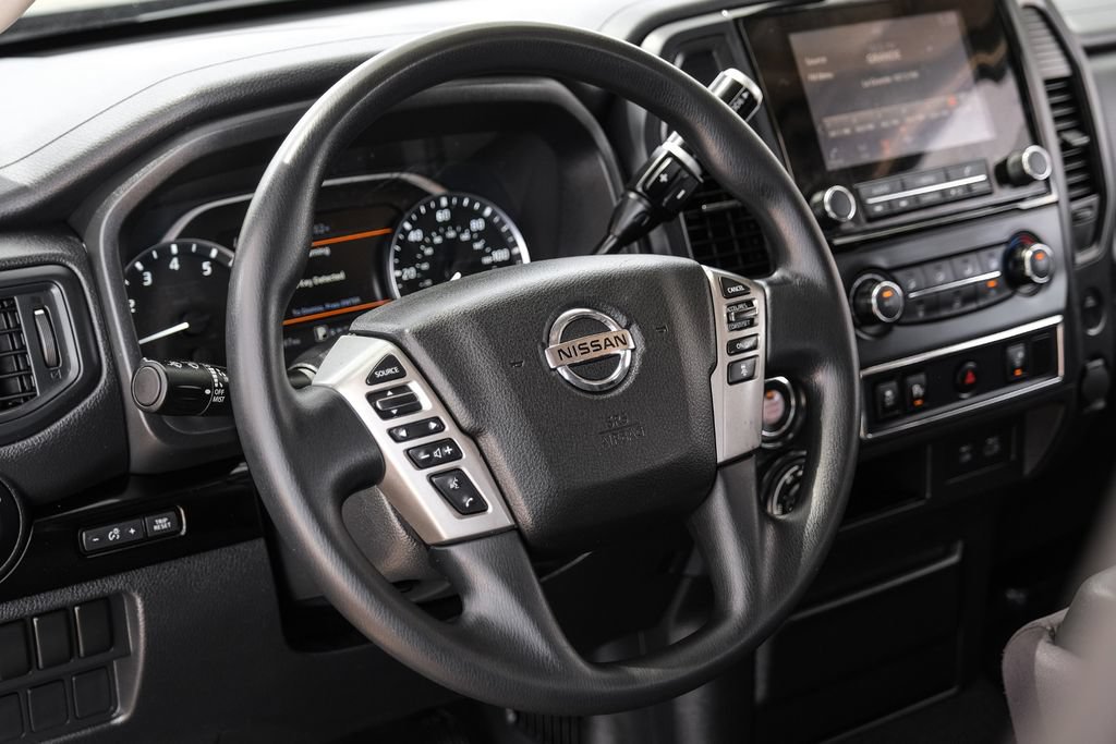 Used 2022 Nissan Titan SV w/ Accessory Utility Package AWD/4WD image 12
