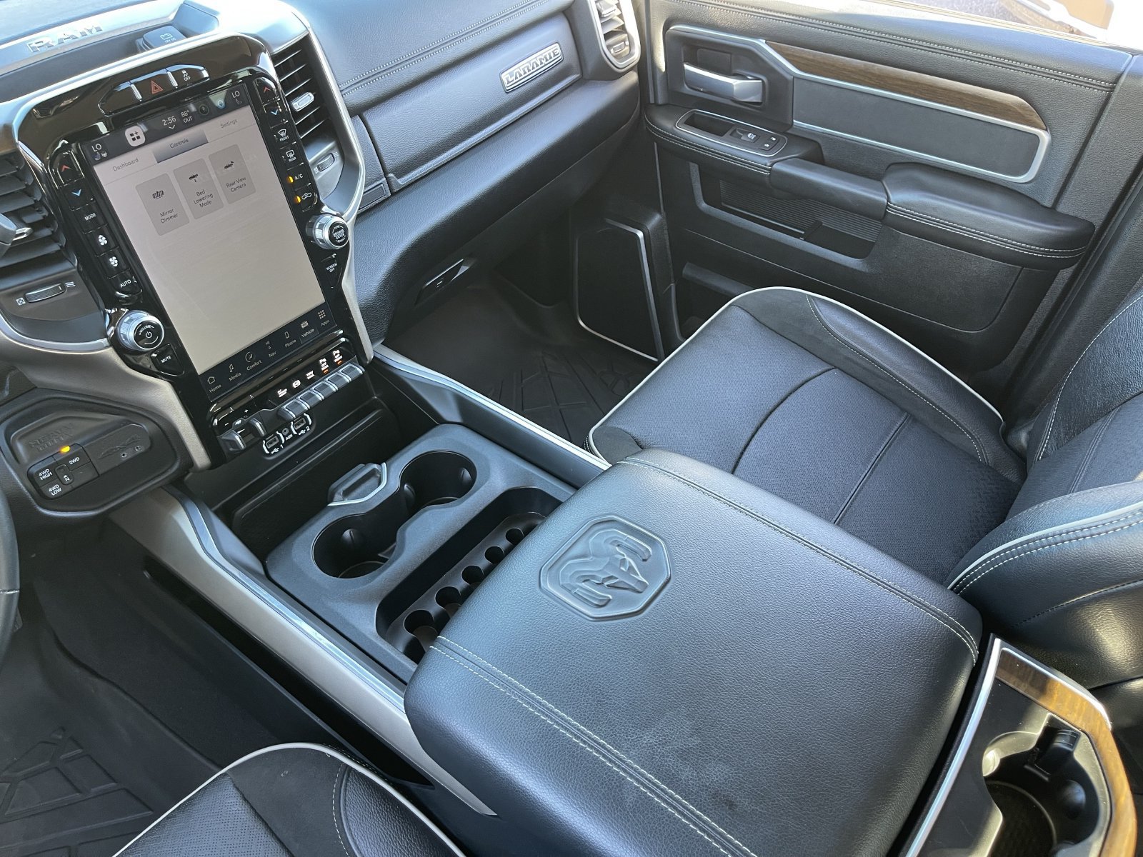 Used 2024 RAM 3500 Laramie AWD/4WD image 19