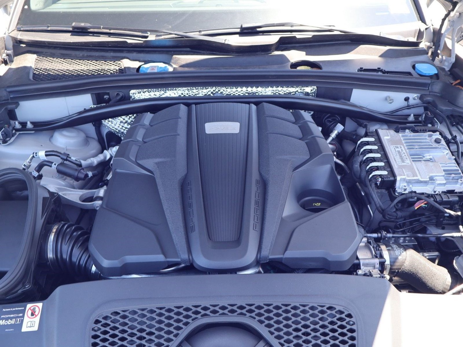 New 2026 Porsche Macan S AWD/4WD image 26