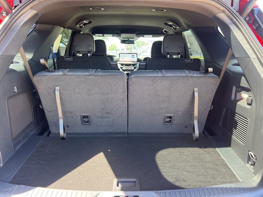 New 2026 Ford Explorer ST-Line image 9
