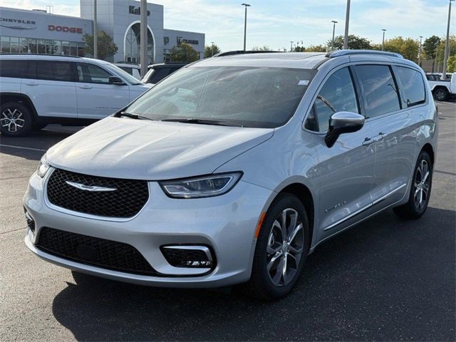 New 2026 Chrysler Pacifica Pinnacle w/ Trailer Tow Group image 9