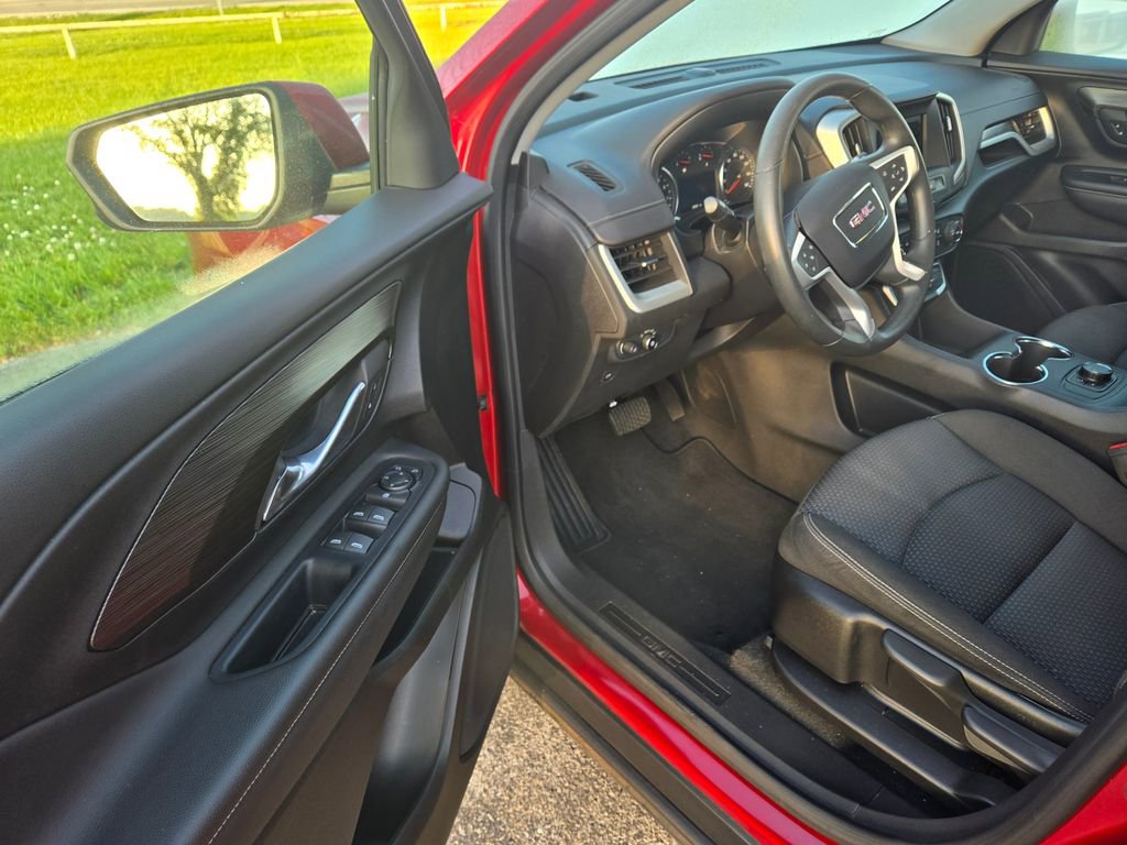 Used 2023 GMC Terrain SLE image 6