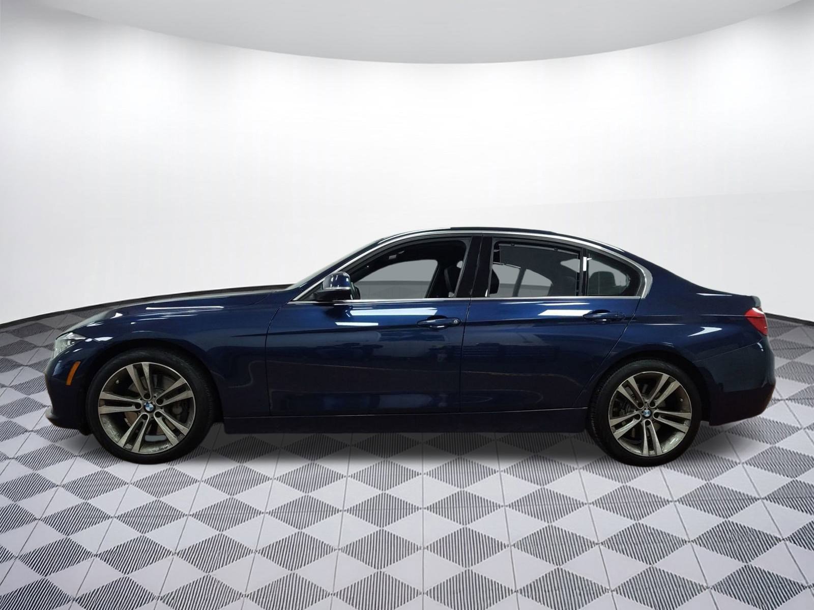 Used 2016 BMW 340i xDrive 340i xDrive image 2