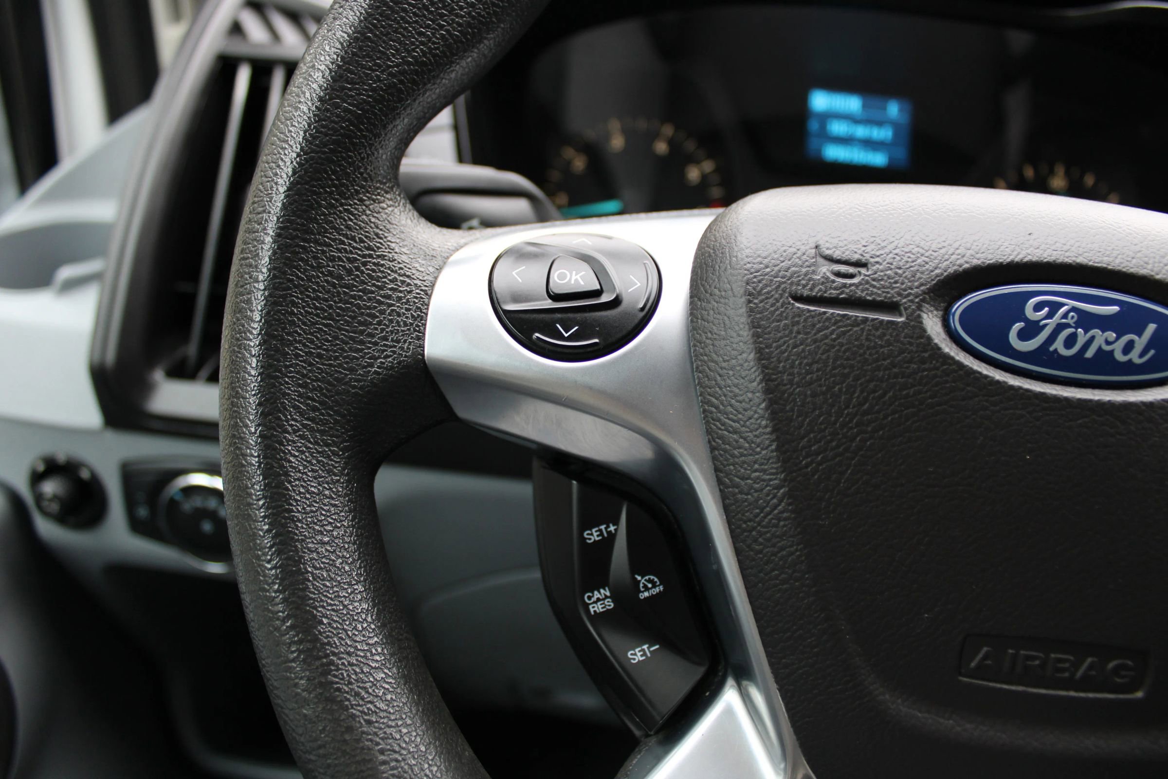 Used 2019 Ford Transit 350 XLT image 13