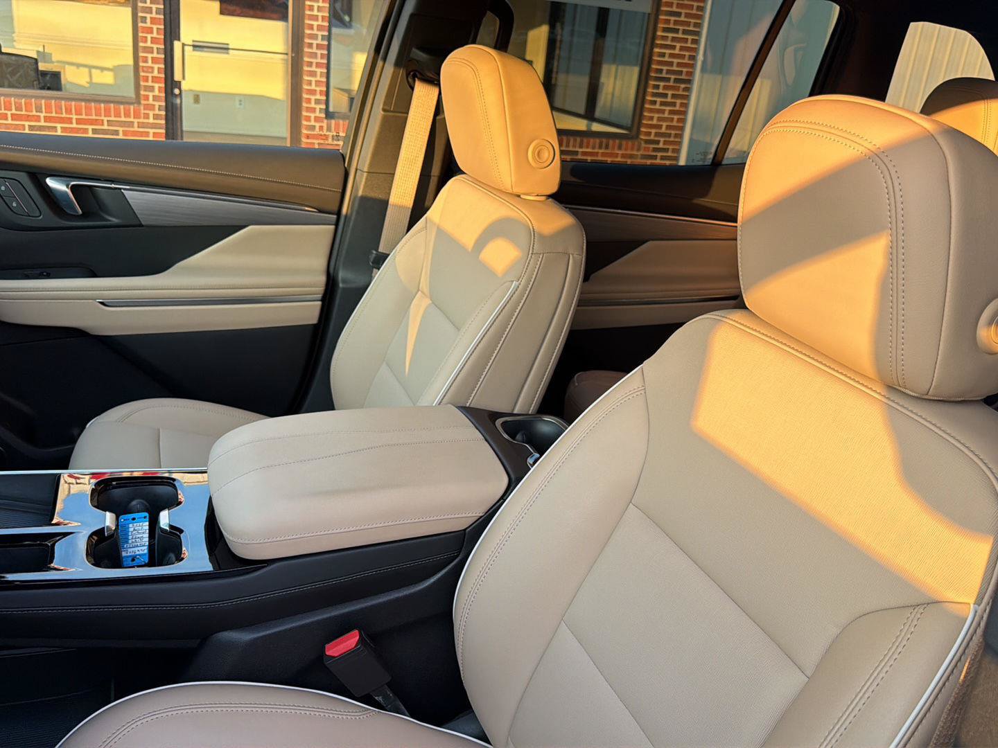 Used 2025 Buick Enclave Preferred FWD image 6