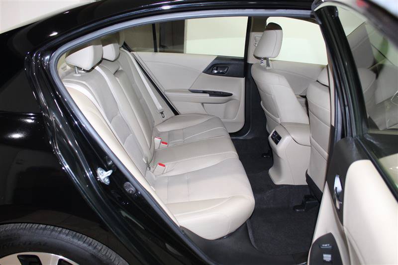 Used 2017 Honda Accord Touring image 28