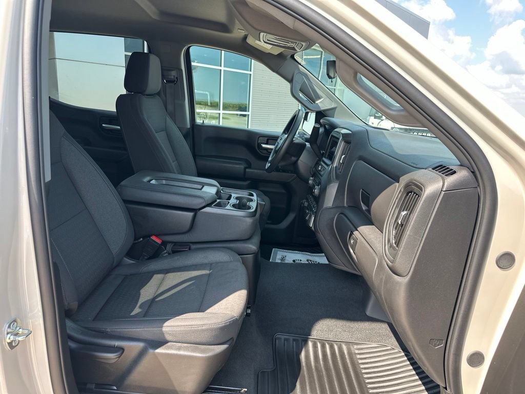 Used 2026 Chevrolet Silverado 1500 Custom Trail Boss w/ LPO, Dark Essentials Package AWD/4WD image 32