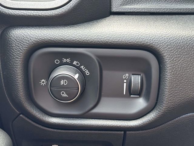 New 2026 RAM 1500 Express AWD/4WD image 16