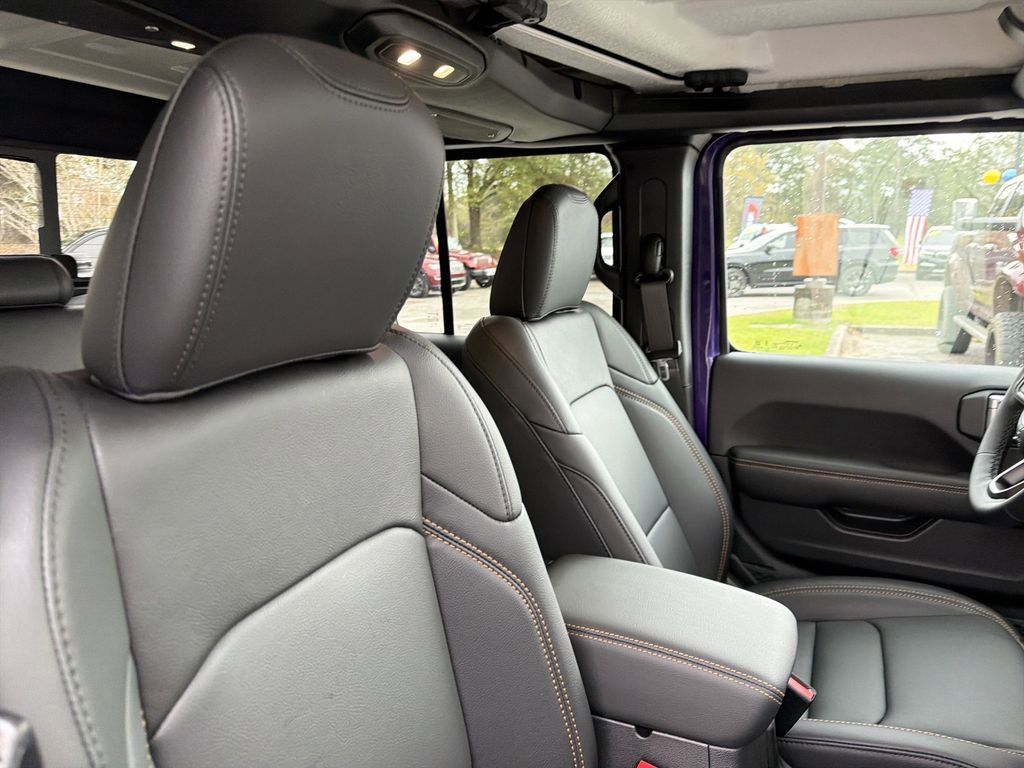 New 2026 Jeep Gladiator Sahara image 19