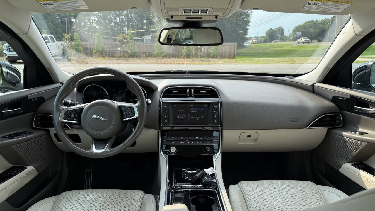 Used 2018 Jaguar XE Prestige RWD image 17