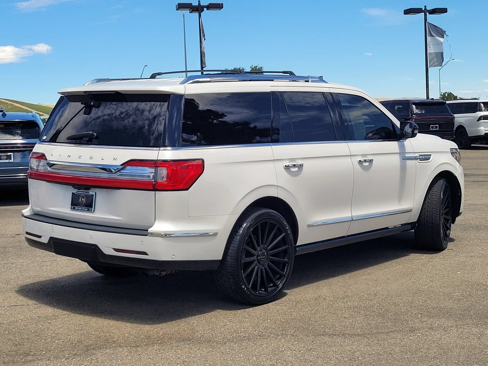 Certified 2019 Lincoln Navigator Reserve AWD/4WD image 4