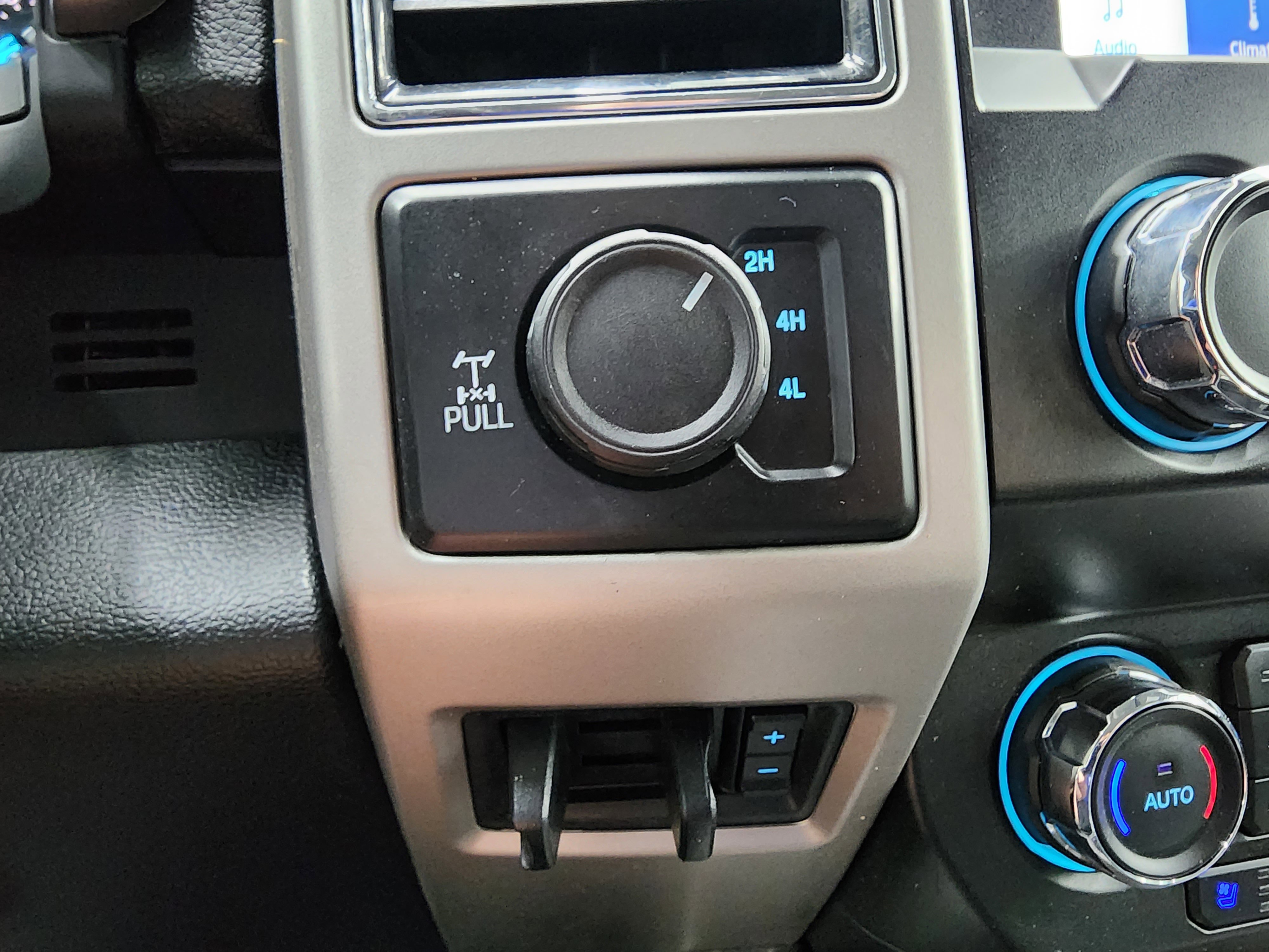 Used 2021 Ford F250 Lariat w/ Chrome Package image 44