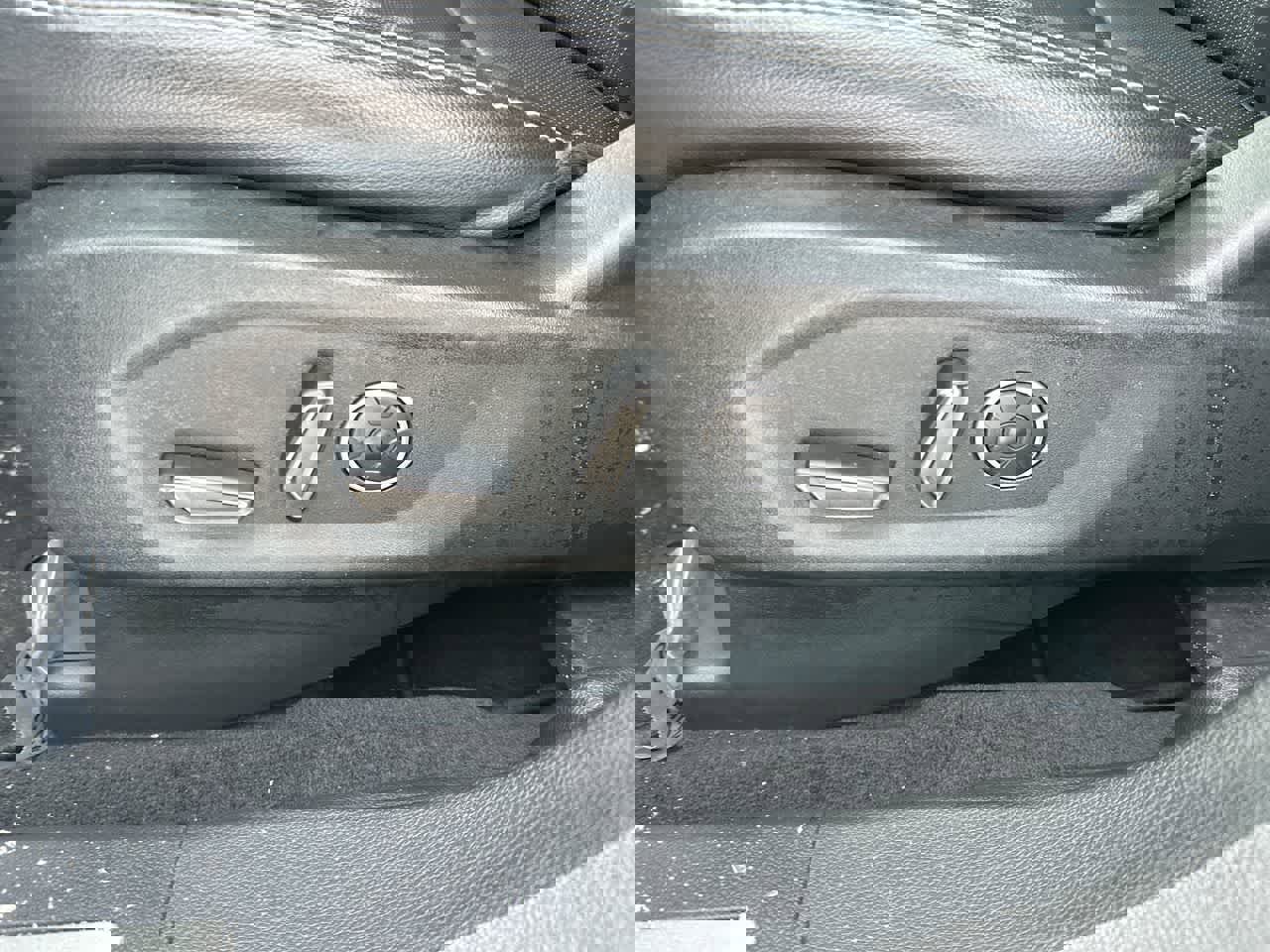 Used 2018 Ford Explorer Limited w/ Equipment Group 301A image 22