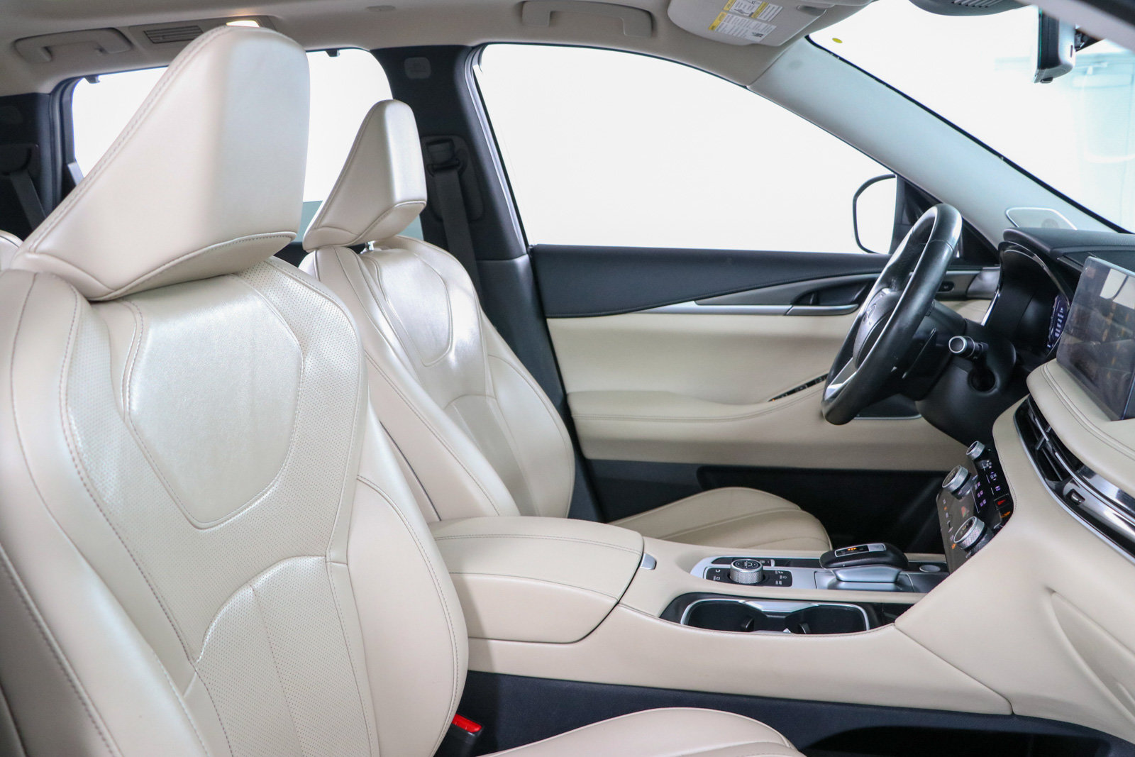 Used 2025 INFINITI QX60 Luxe w/ Cargo Package FWD image 29