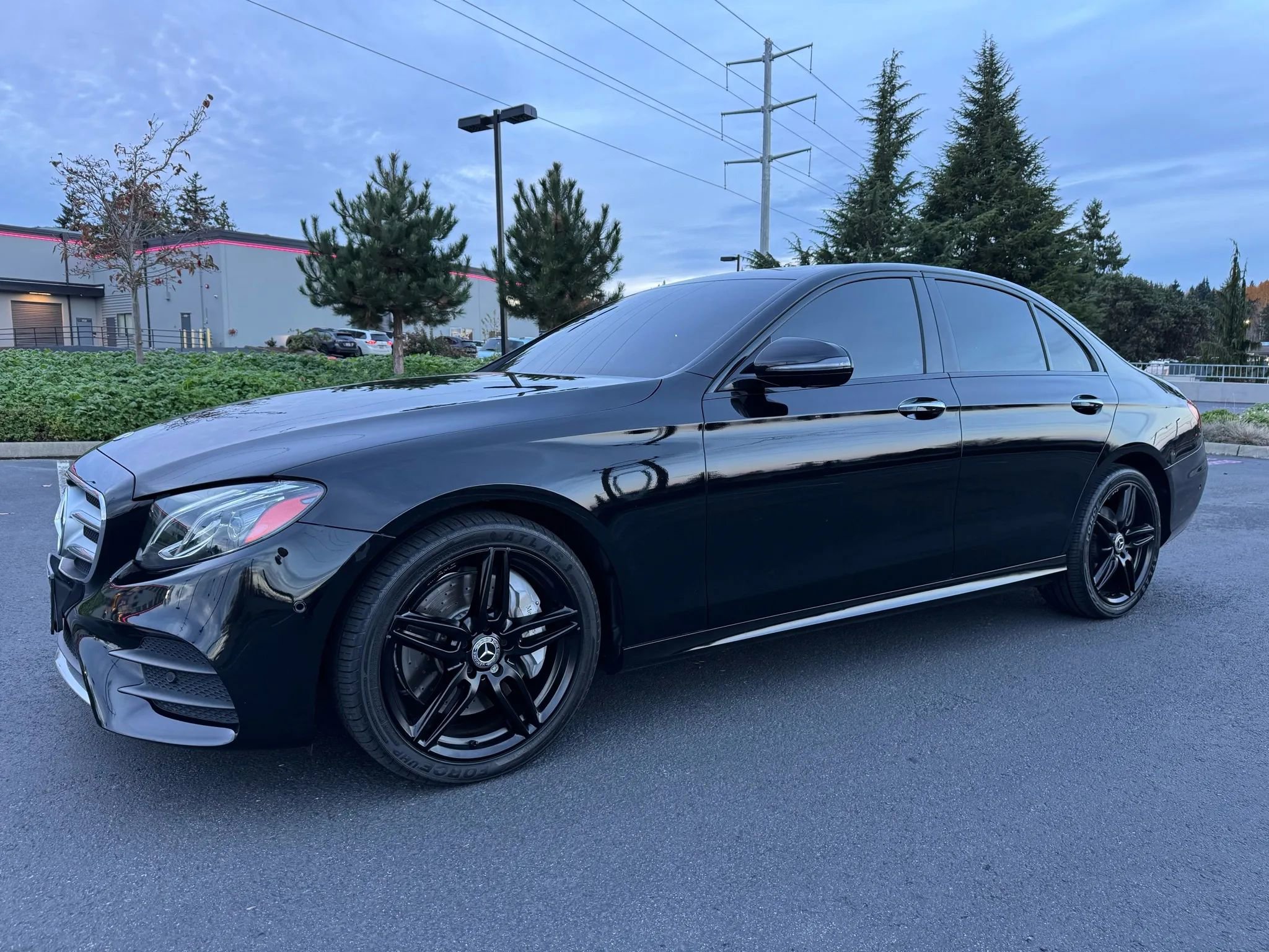 Used 2020 Mercedes-Benz E 350 4MATIC Sedan image 5