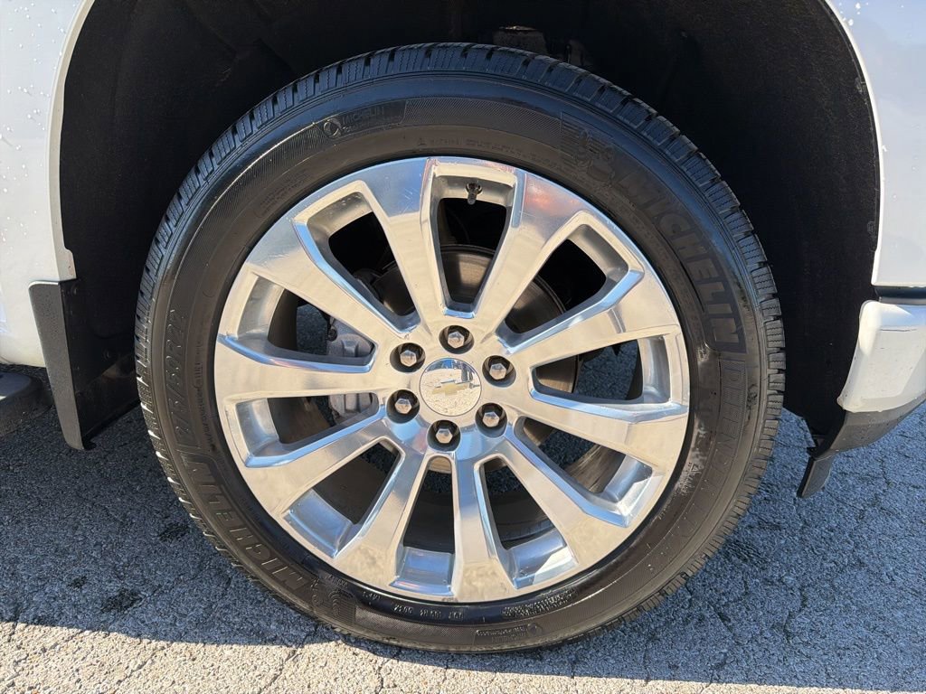 Used 2019 Chevrolet Silverado 1500 High Country w/ Technology Package image 12