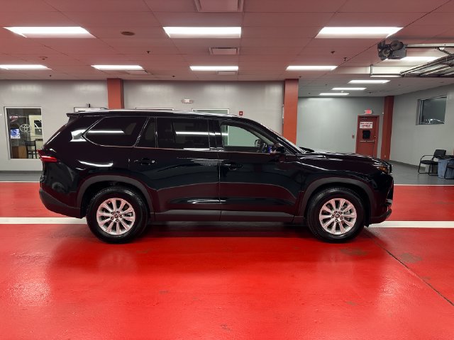 Used 2025 Toyota Grand Highlander AWD image 3