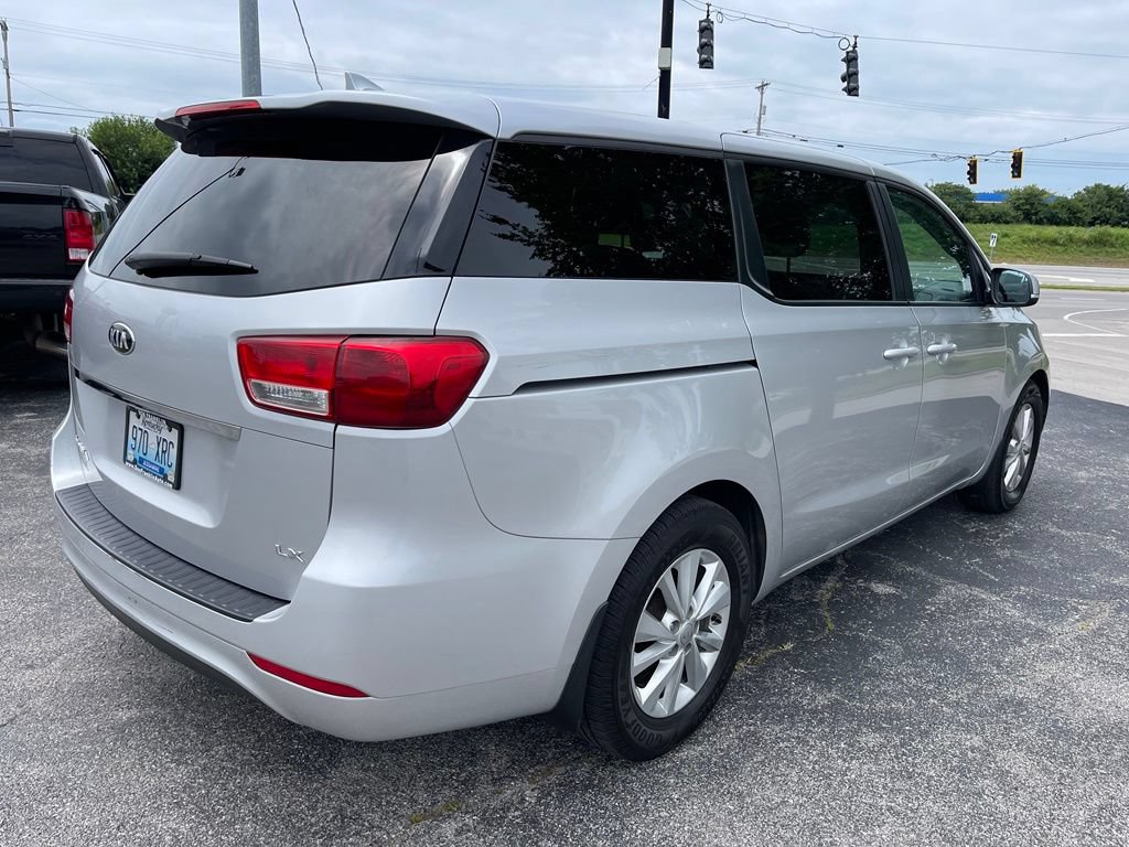 Used 2018 Kia Sedona LX FWD image 3