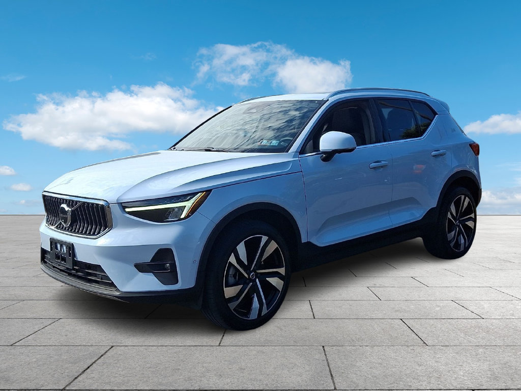 Certified 2024 Volvo XC40 B5 Plus w/ Protection Package Premier AWD/4WD image 3