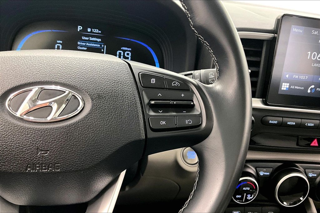 Used 2025 Hyundai Venue SEL FWD image 21