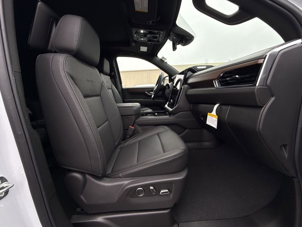 New 2026 GMC Yukon XL Denali w/ Denali Reserve Package image 28