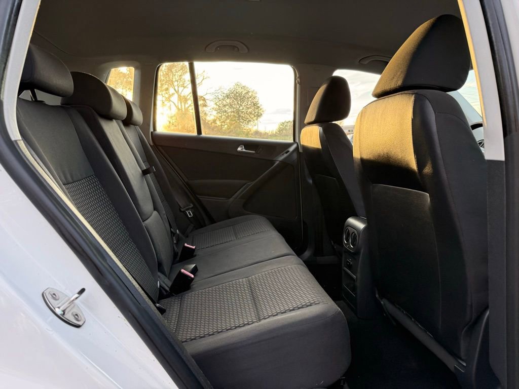 Used 2011 Volkswagen Tiguan S image 25