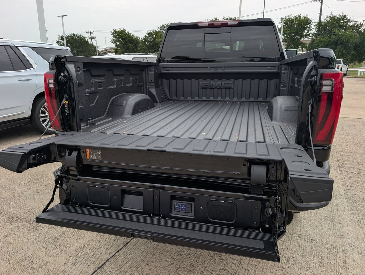 New 2026 GMC Sierra 2500 Denali Ultimate AWD/4WD image 7