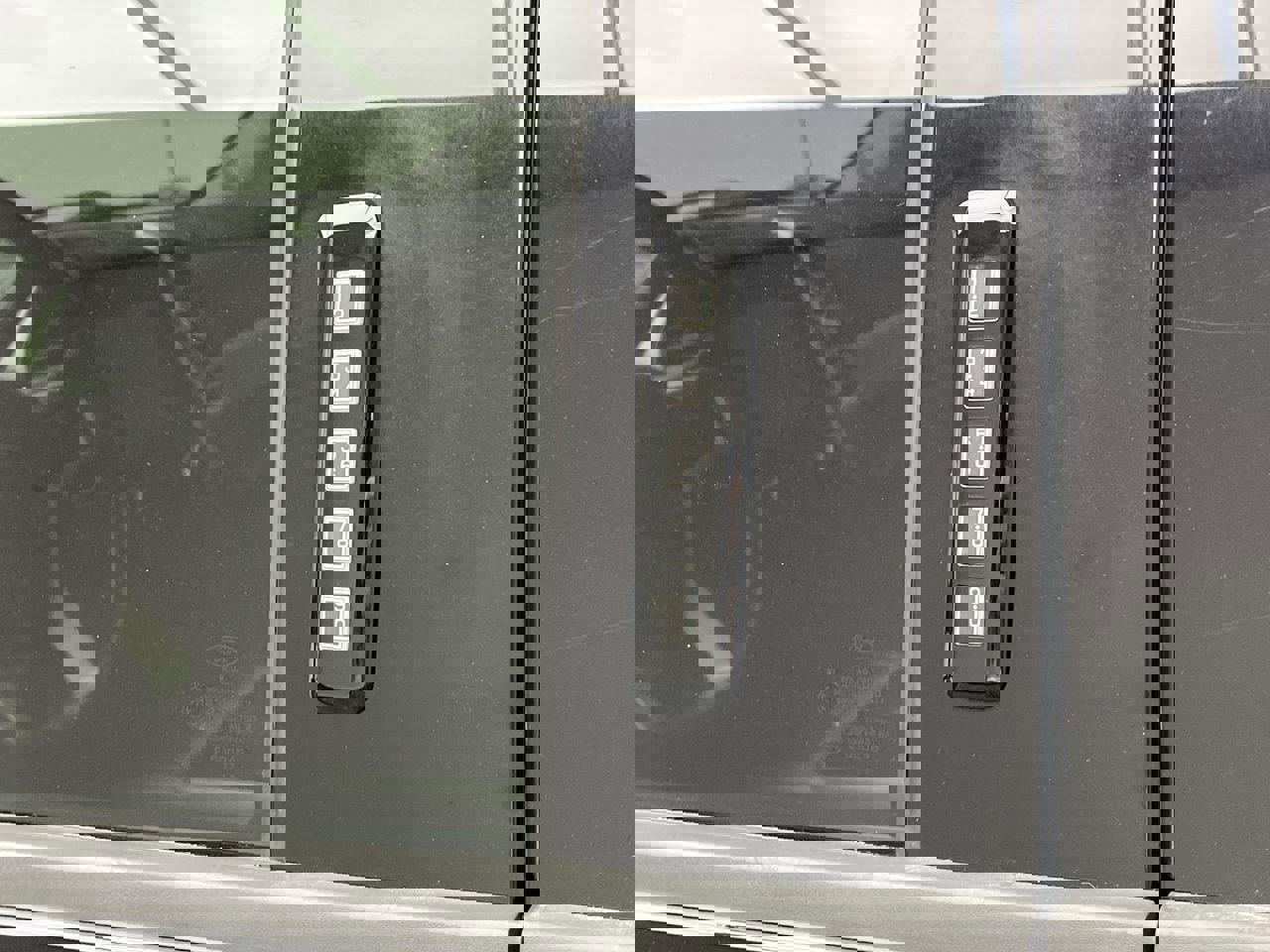 Used 2017 Ford F250 Lariat w/ Chrome Package image 8