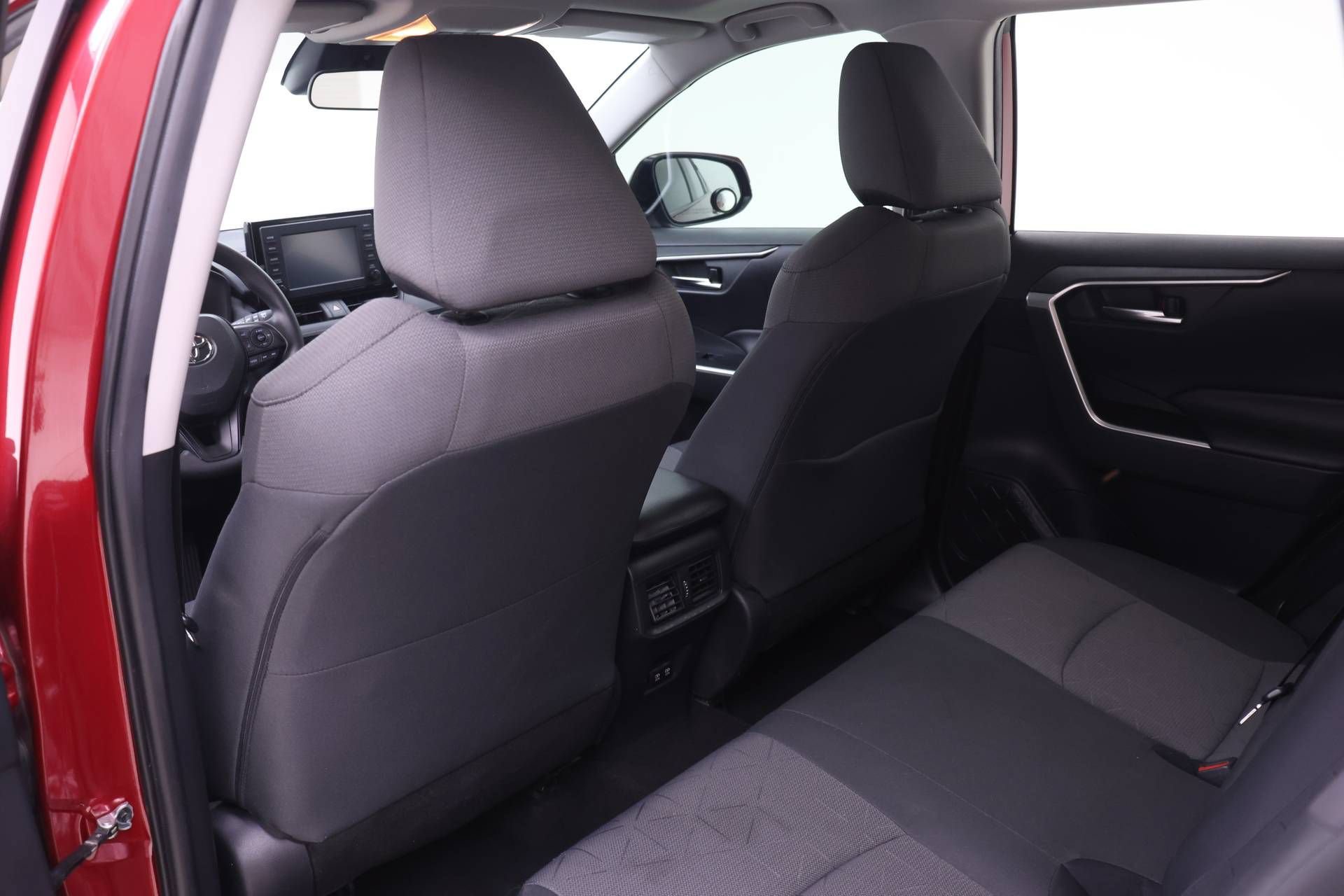 Used 2019 Toyota RAV4 XLE w/ Convenience Package AWD/4WD image 11