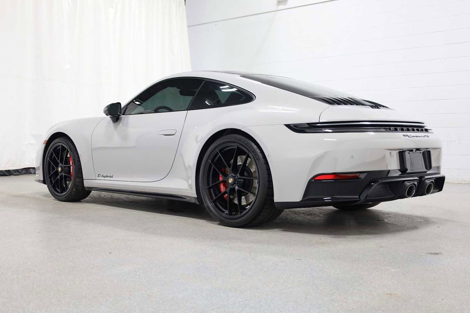 Used 2025 Porsche 911 Carrera 4 GTS AWD/4WD image 3